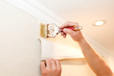 Pose de papier peint à Cossé-en-Champagne — revêtements muraux et toiles de verre